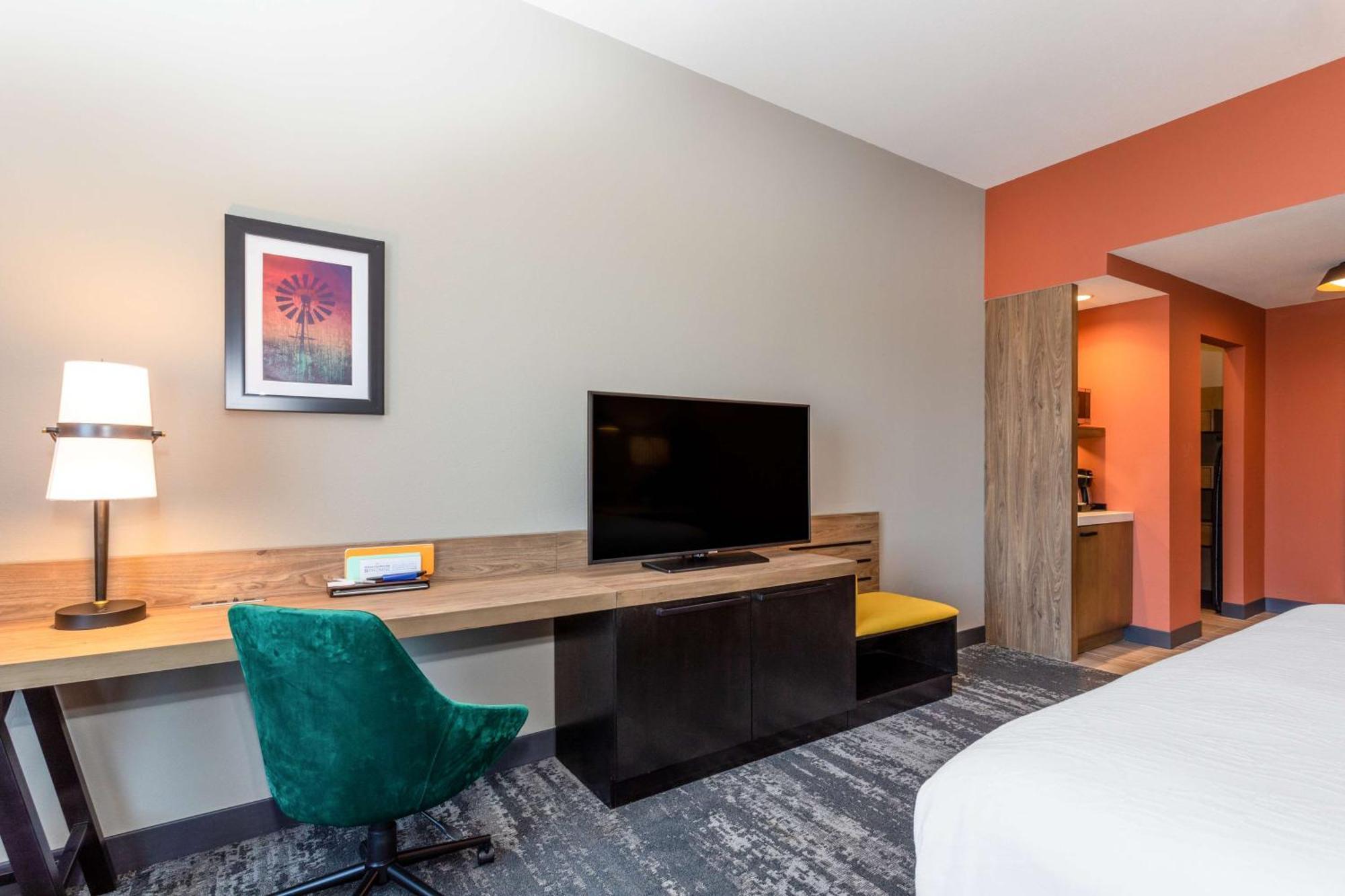Hilton Garden Inn Hays, Ks Bagian luar foto