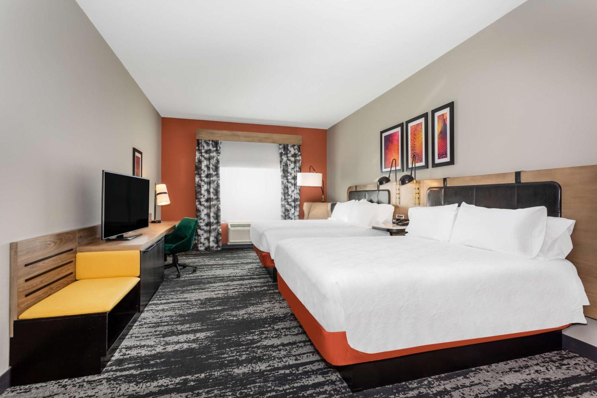 Hilton Garden Inn Hays, Ks Bagian luar foto