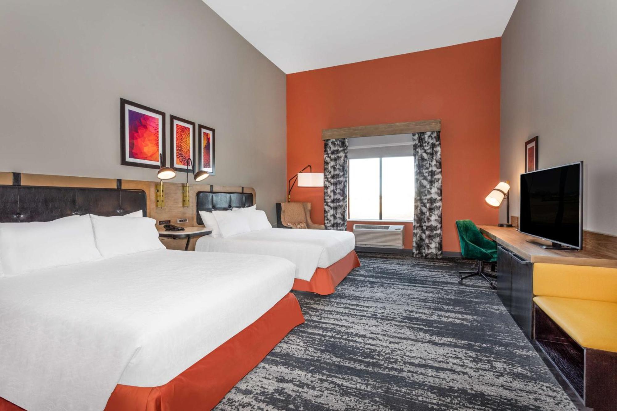 Hilton Garden Inn Hays, Ks Bagian luar foto