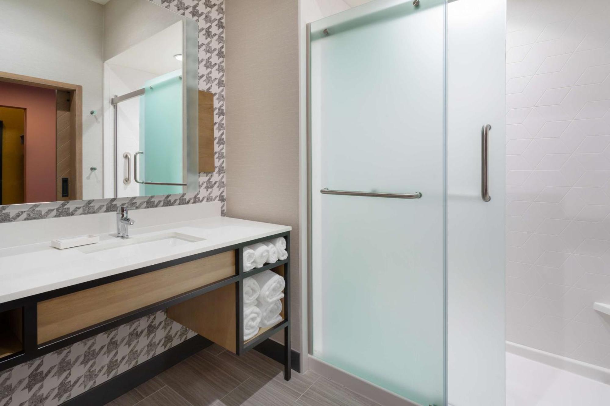 Hilton Garden Inn Hays, Ks Bagian luar foto