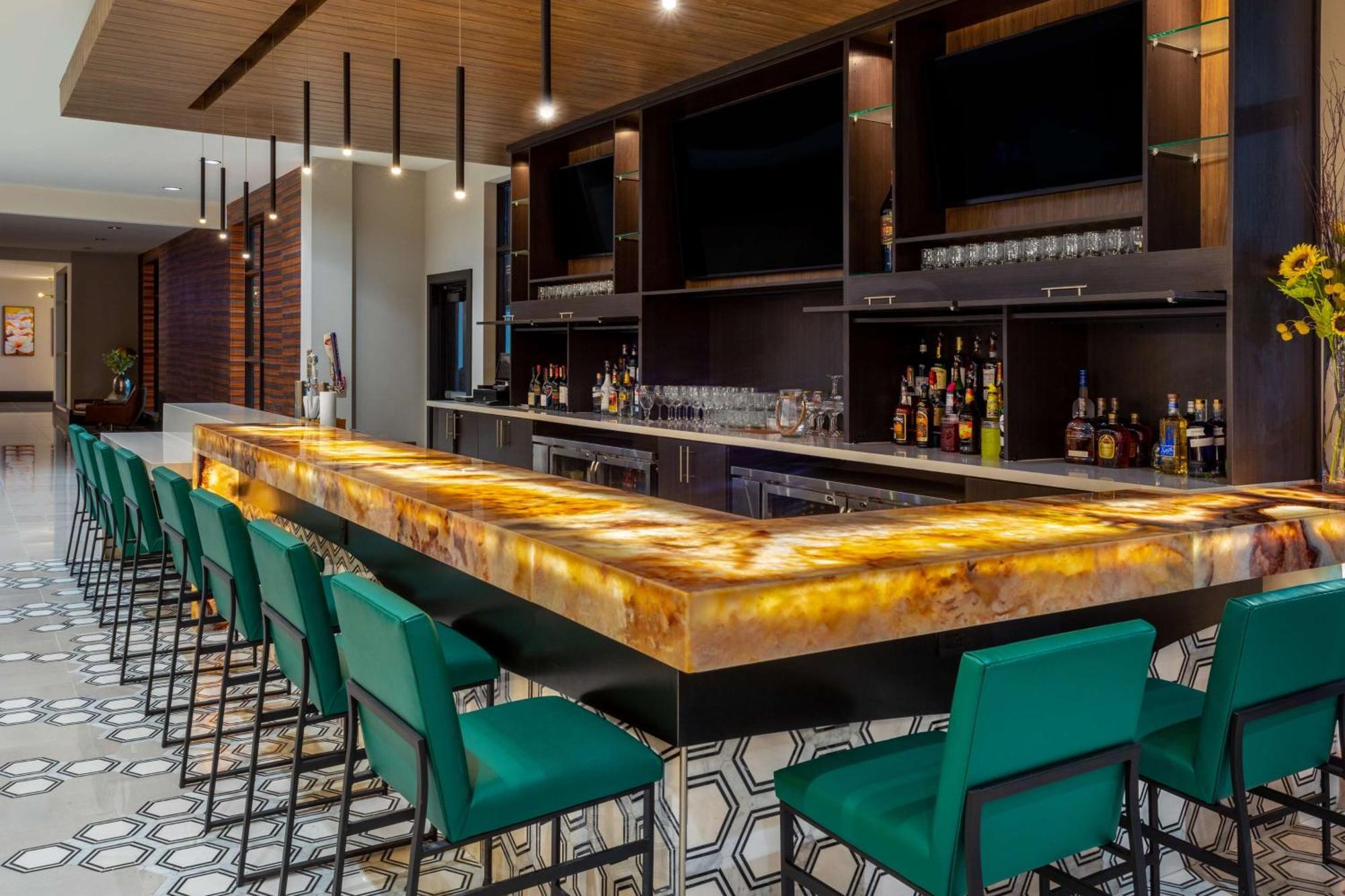 Hilton Garden Inn Hays, Ks Bagian luar foto