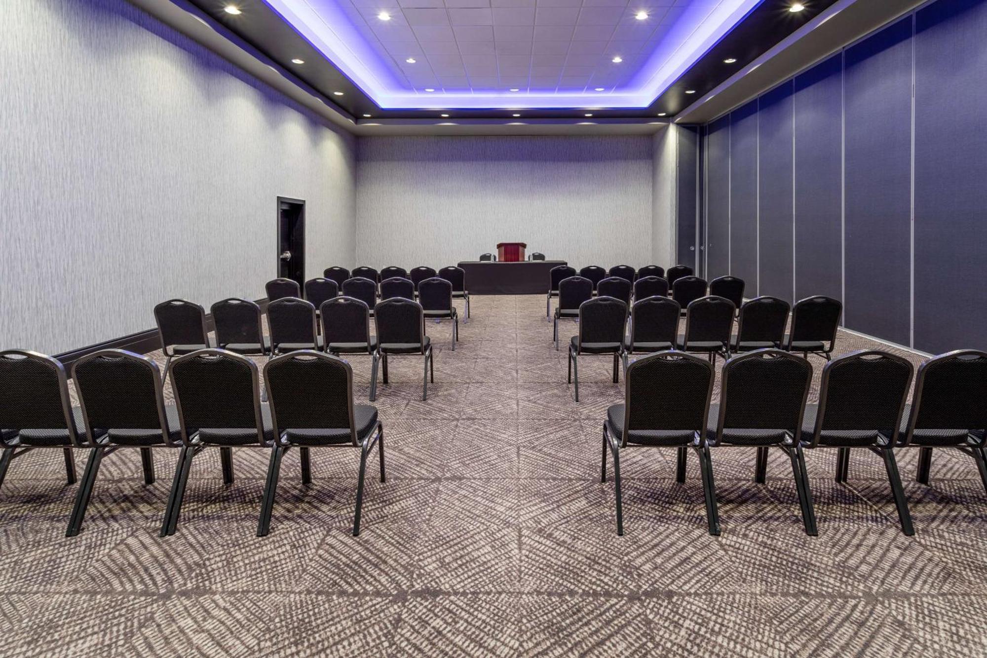 Hilton Garden Inn Hays, Ks Bagian luar foto
